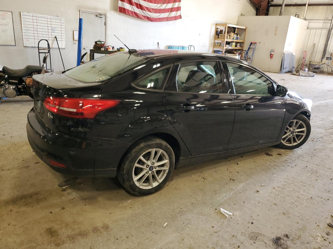 Obraz 3 z 2017 FORD FOCUS SE 2017 z VIN 1FADP3F23HL331906