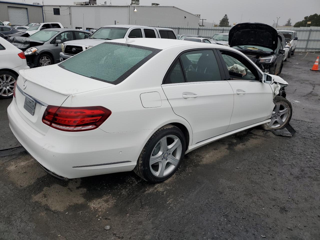 Image 3 of 2015 MERCEDES-BENZ E 350 2015 with VIN WDDHF5KB1FB088265
