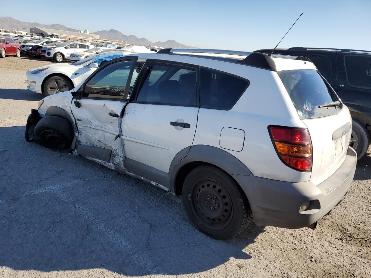 Image 2 of 2005 PONTIAC VIBE  2005 with VIN 5Y2SL63855Z481774