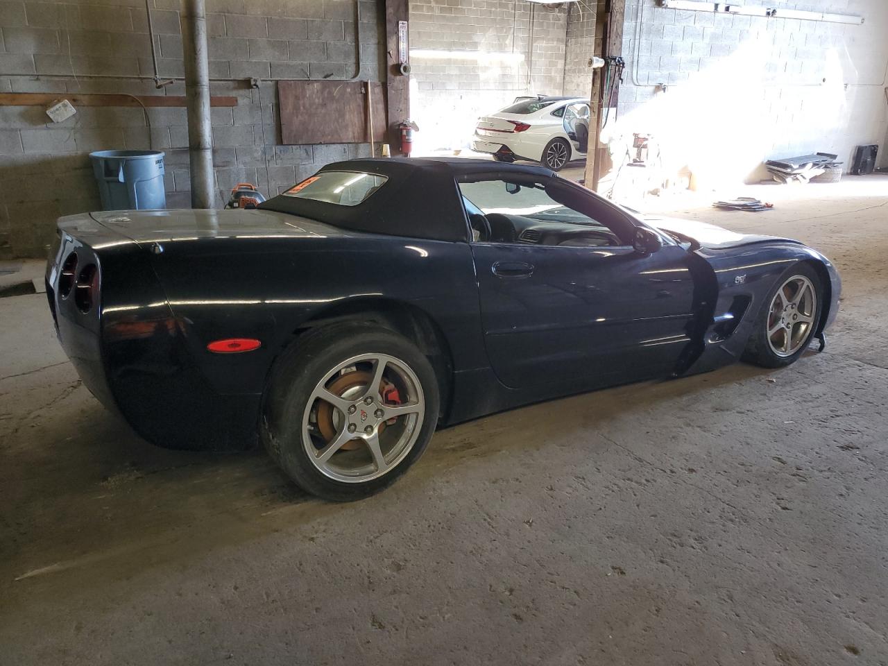 Image 3 of 2003 CHEVROLET CORVETTE  2003 with VIN 1G1YY32G035108710