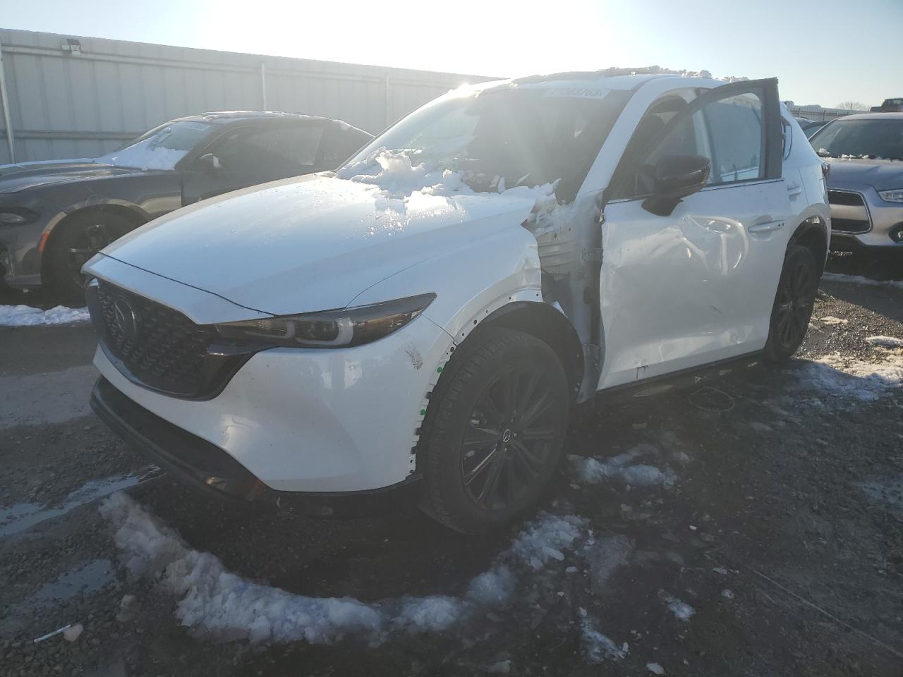 Image 1 of 2022 MAZDA CX-5  2022 with VIN JM3KFBAY4N0531076