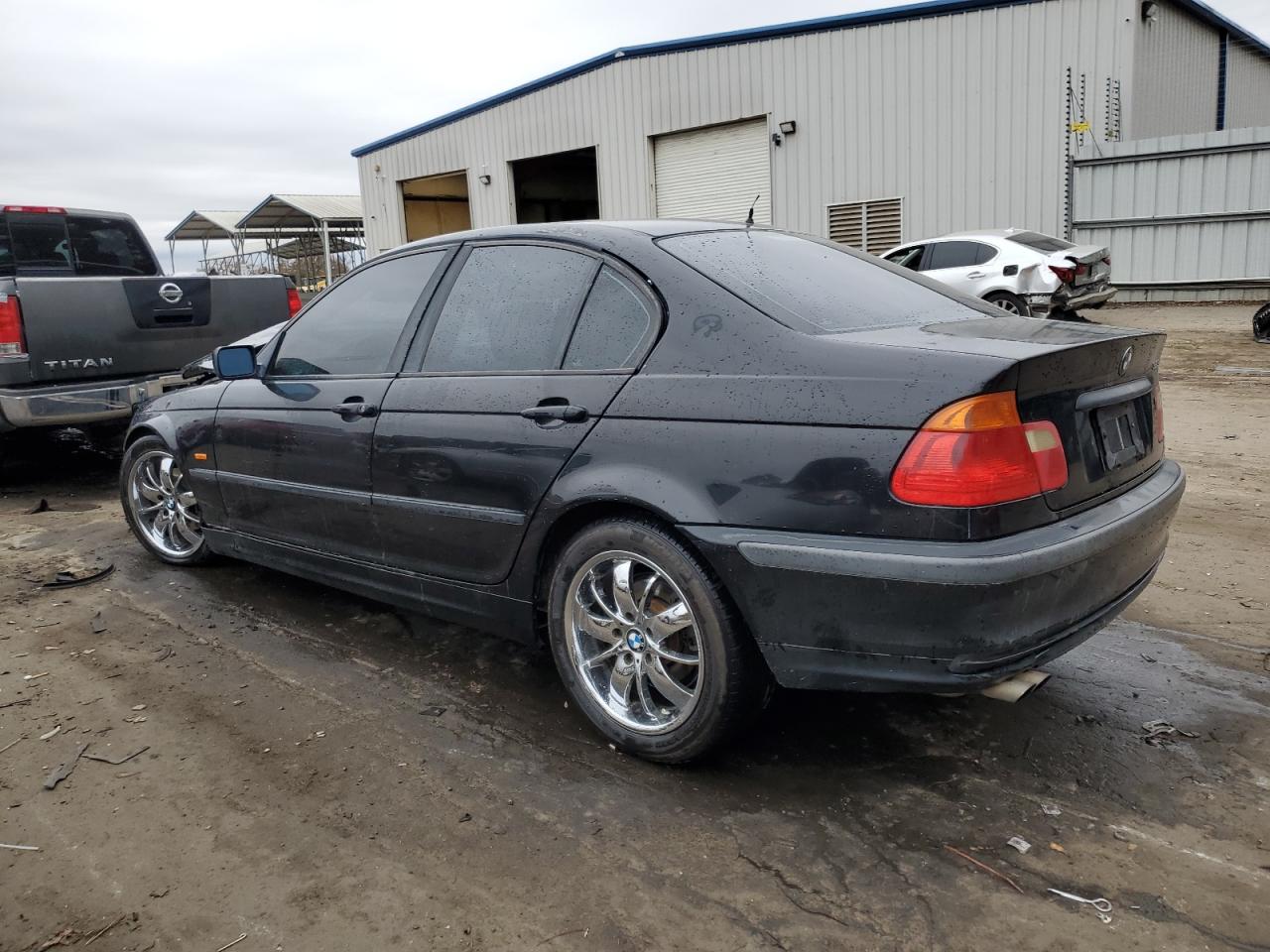 Obraz 2 z 2000 BMW 323 I 2000 z VIN WBAAM3347YKC67239