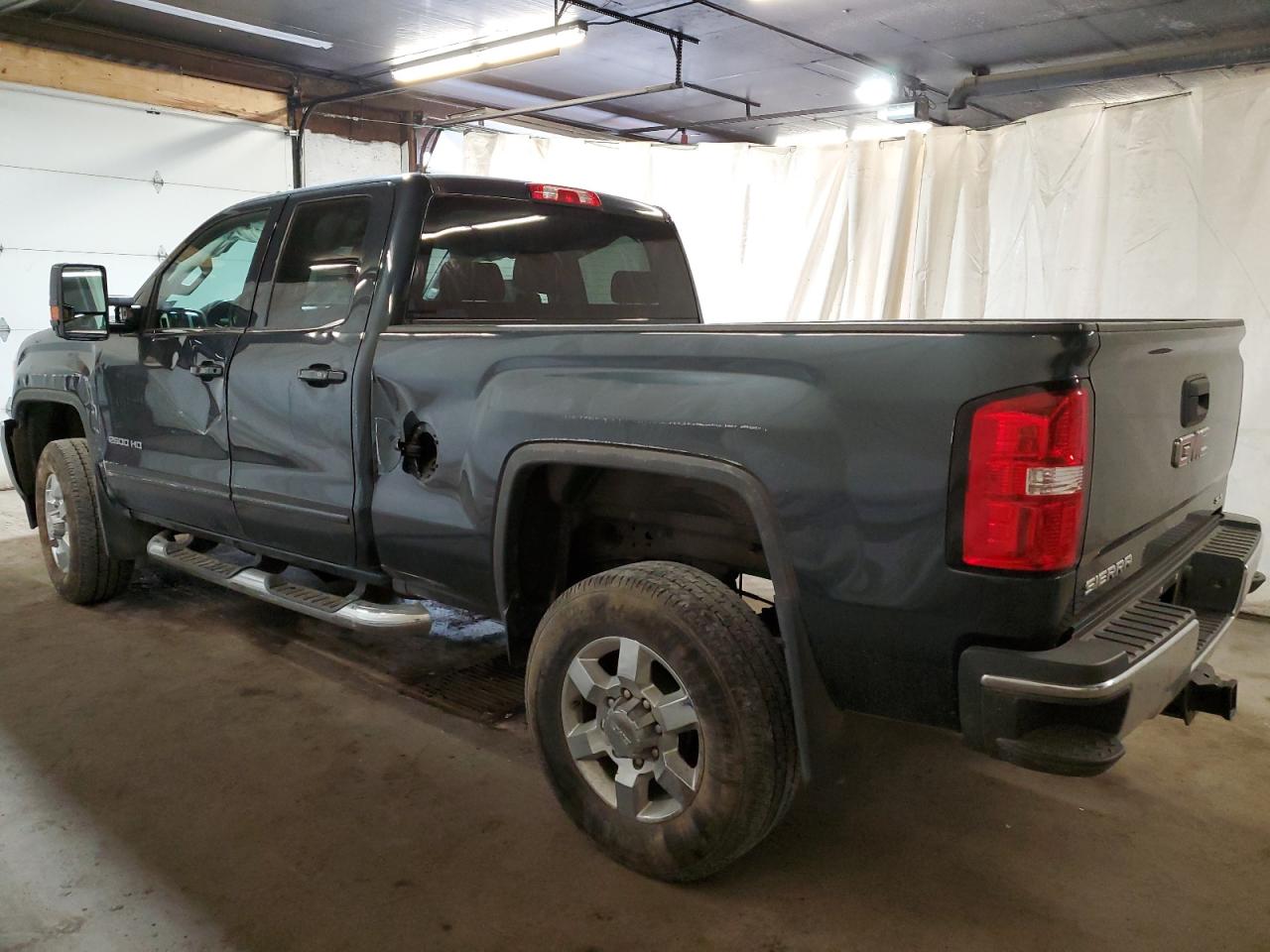 Image 2 of 2018 GMC SIERRA K2500 SLE 2018 with VIN 1GT22SEGXJZ306155
