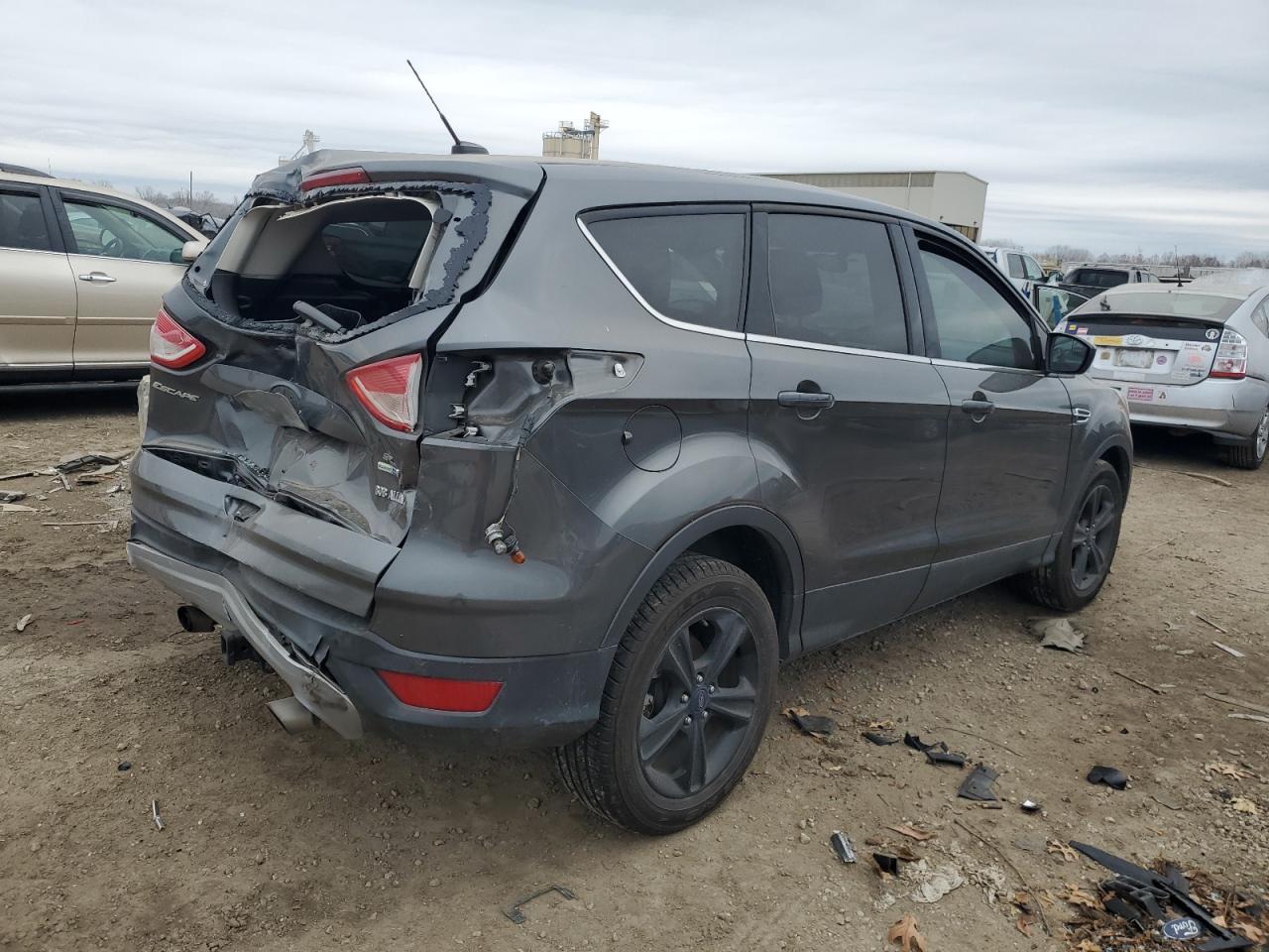 Image 3 of 2015 FORD ESCAPE SE 2015 with VIN 1FMCU9G93FUA78232