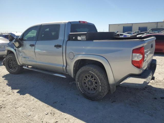 Изображение 2 2017 TOYOTA TUNDRA CREWMAX SR5 2017 с VIN 5TFDW5F10HX583699