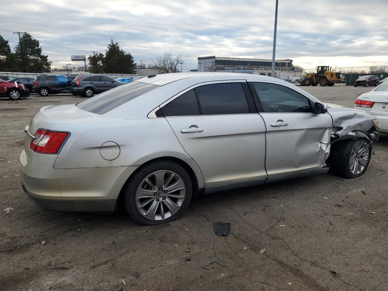 Изображение 3 2011 FORD TAURUS LIMITED 2011 с VIN 1FAHP2FW2BG111445