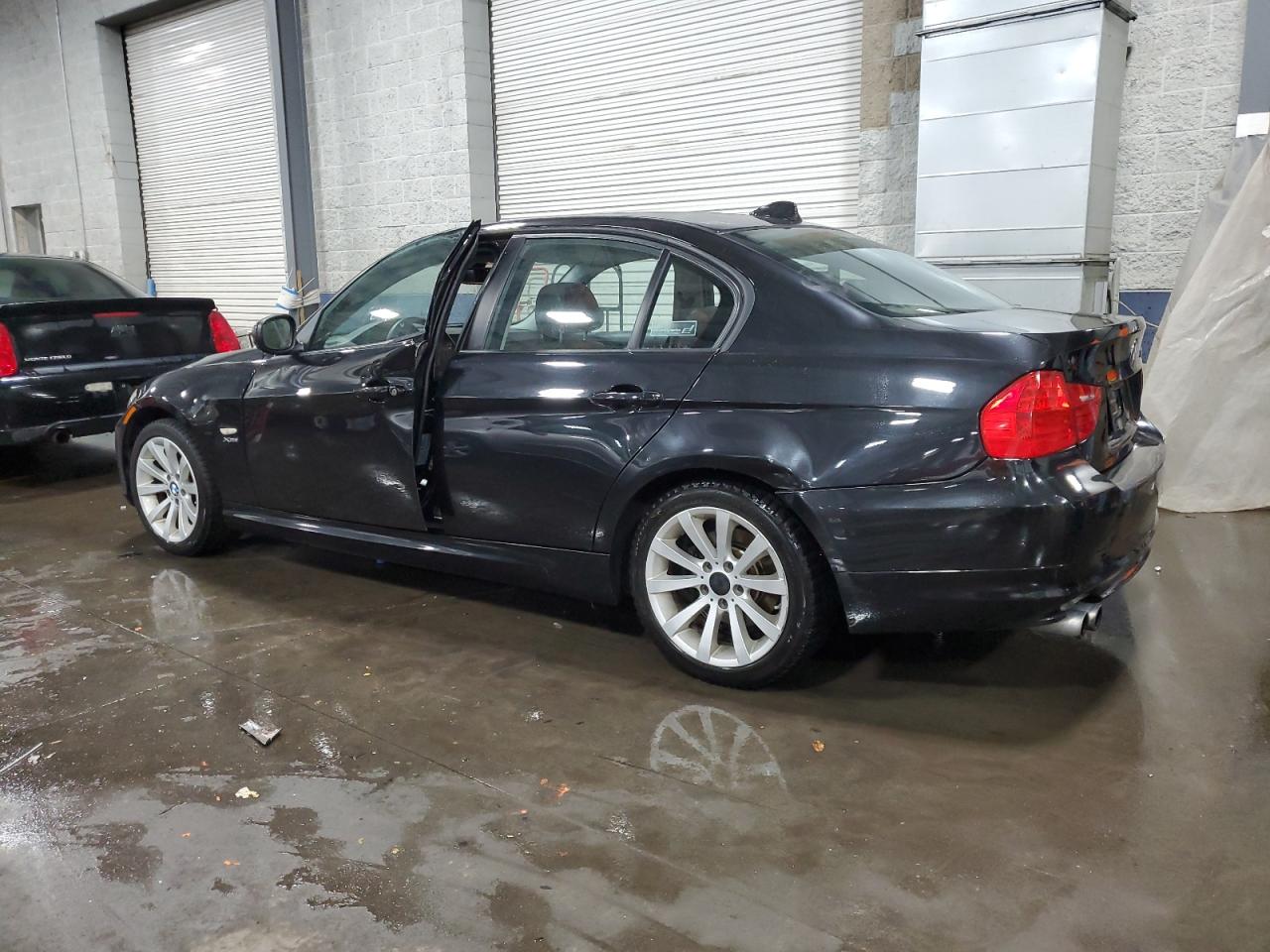 Image 2 of 2011 BMW 328 XI 2011 with VIN WBAPK7C54BA463858