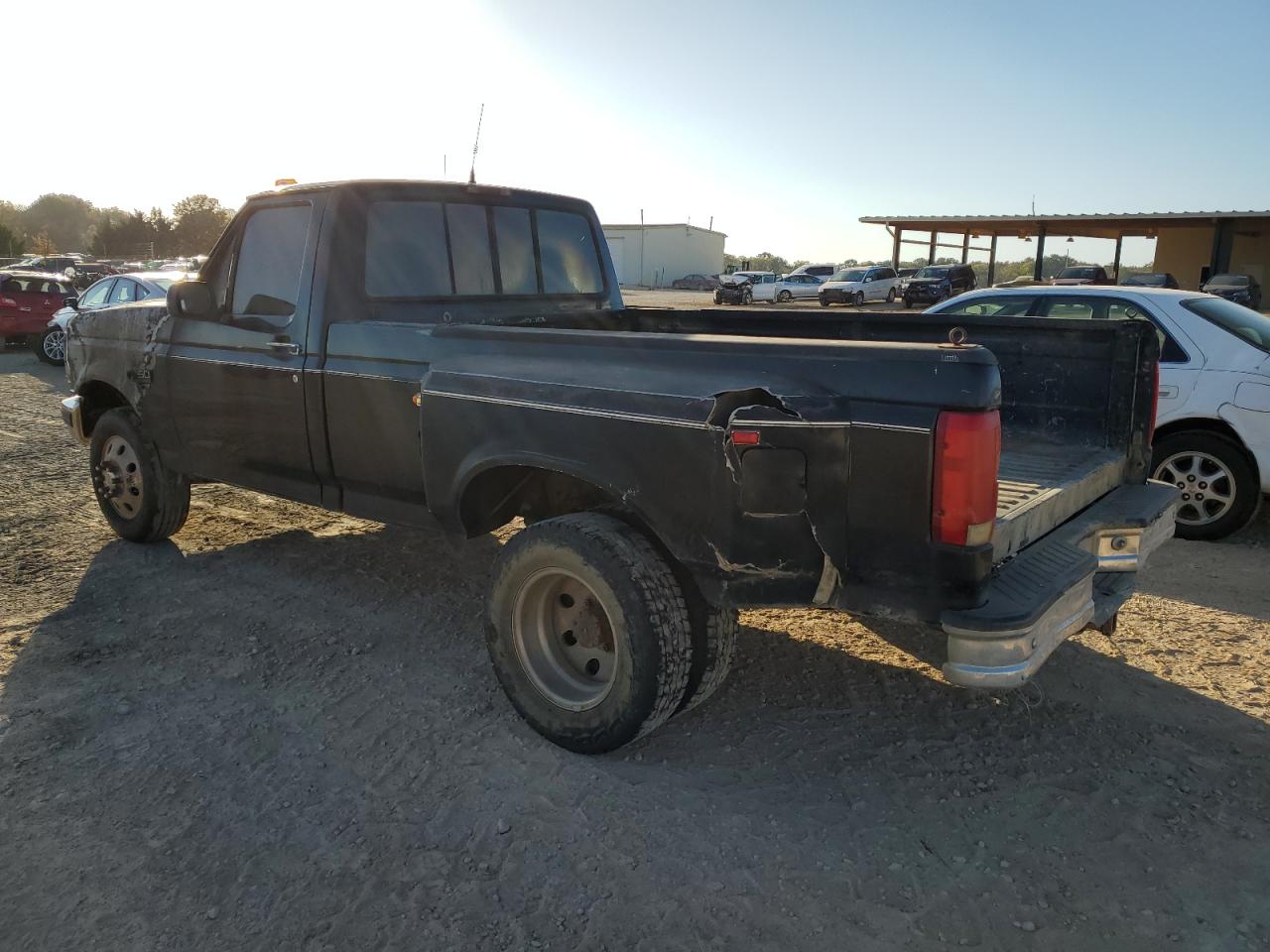 Image 2 of 1995 FORD F350  1995 with VIN 1FTJF35F9SEA71379
