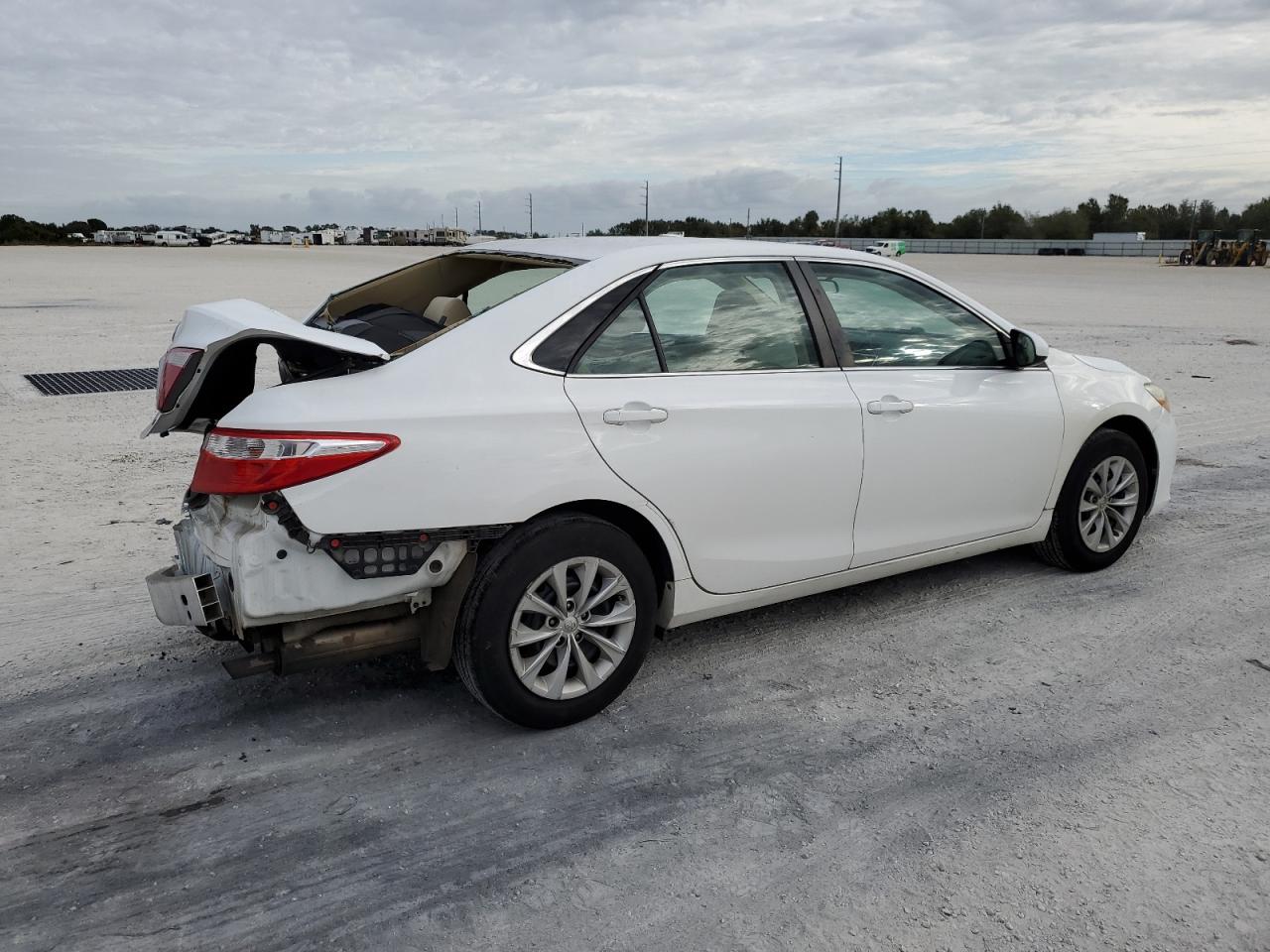 Изображение 3 2017 TOYOTA CAMRY LE 2017 с VIN 4T1BF1FK2HU652785