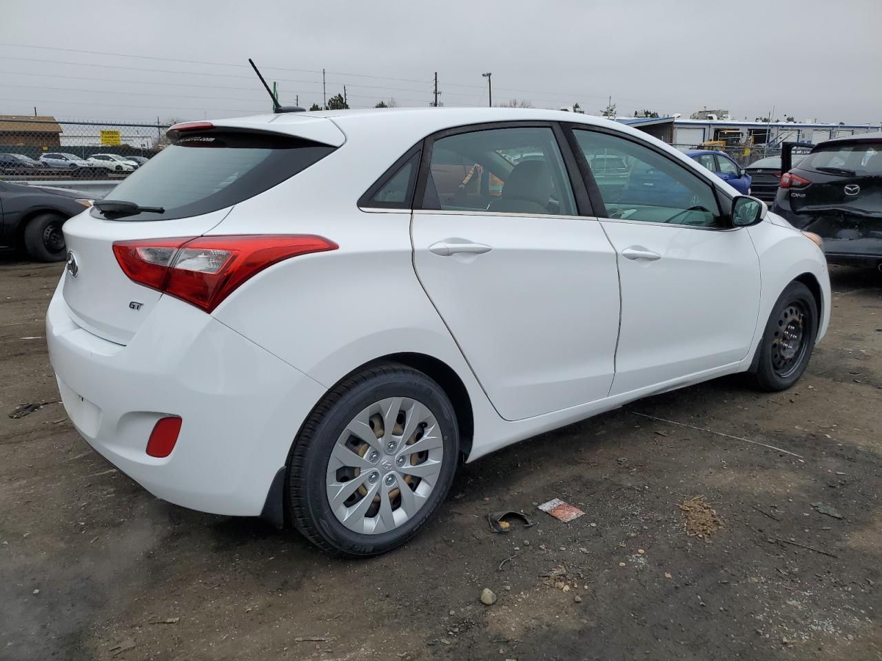 Изображение 3 2017 HYUNDAI ELANTRA GT  2017 с VIN KMHD35LH6HU354516
