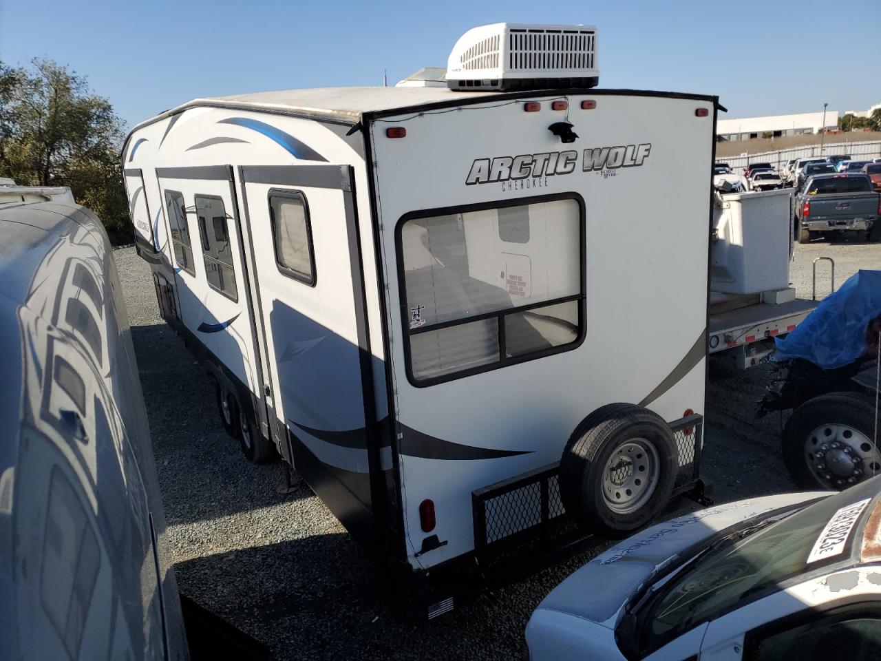 Изображение 3 2018 CHKE UTIL TLR 2018 с VIN 5ZT3CKXB6J2701444