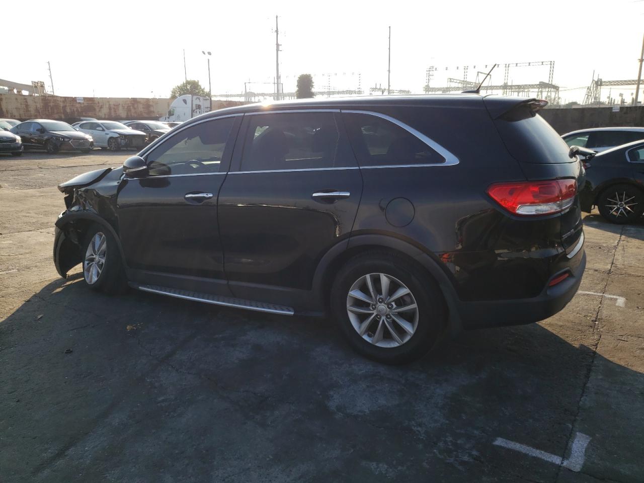Obraz 2 z 2017 KIA SORENTO LX 2017 z VIN 5XYPG4A35HG216605
