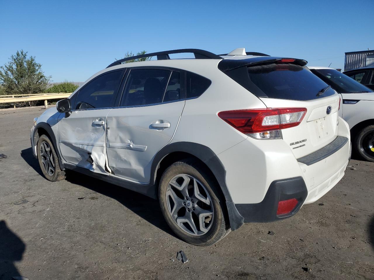 Изображение 2 Subaru Crosstrek Limited 2018 с VIN JF2GTAMC0JH222123