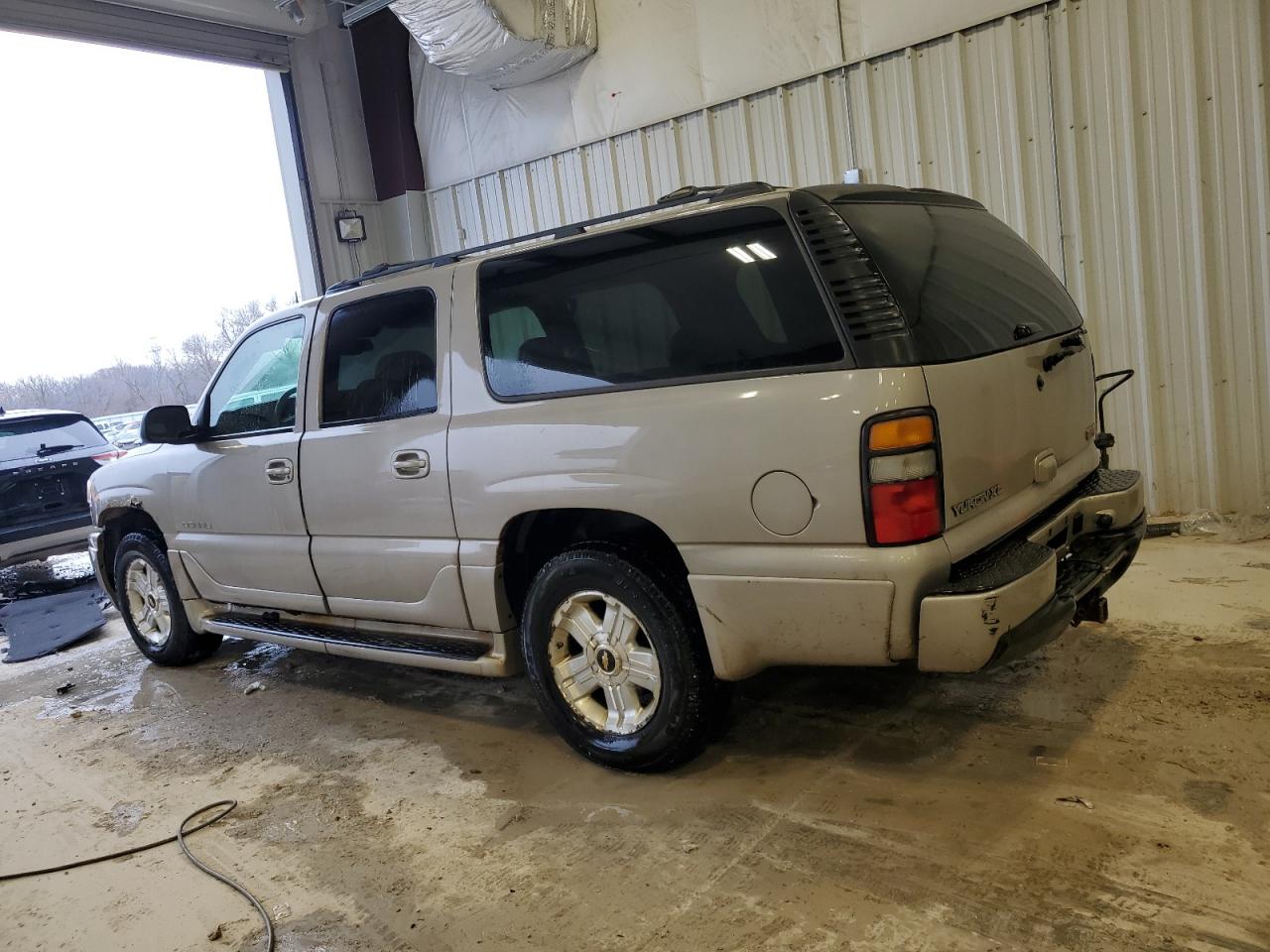 Image 2 of 2005 GMC YUKON XL DENALI 2005 with VIN 1GKFK66U35J248458