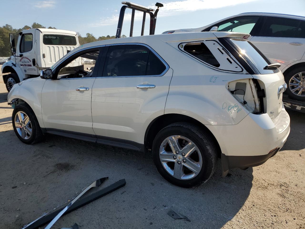Image 2 of 2014 CHEVROLET EQUINOX LTZ 2014 with VIN 1GNFLHEKXEZ105164