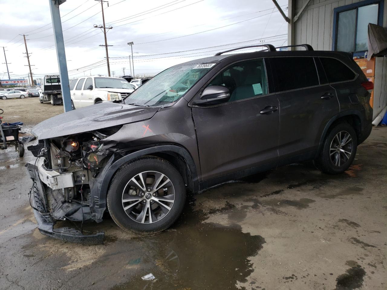 Obraz 1 z 2019 TOYOTA HIGHLANDER LE 2019 z VIN 5TDZARFH8KS055043