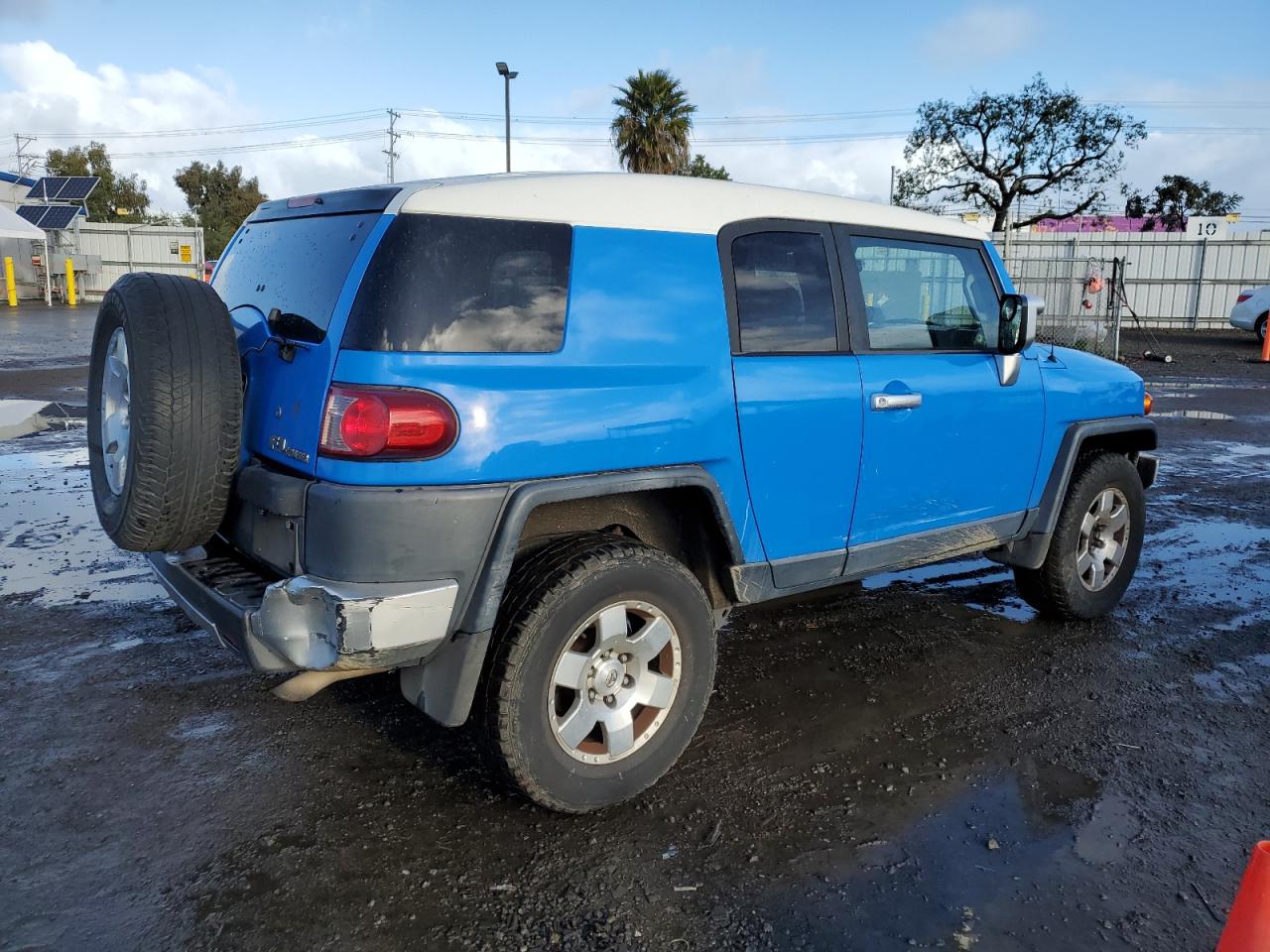 Изображение 3 2007 TOYOTA FJ CRUISER  2007 с VIN JTEBU11F270061409