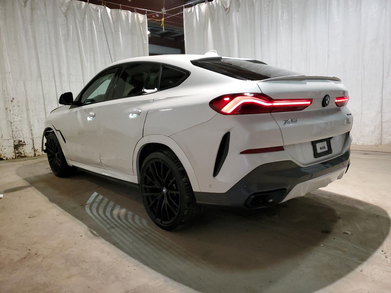 Image 2 of Bmw X6 Xdrive40I 2021 with VIN 5UXCY6C09M9F14615