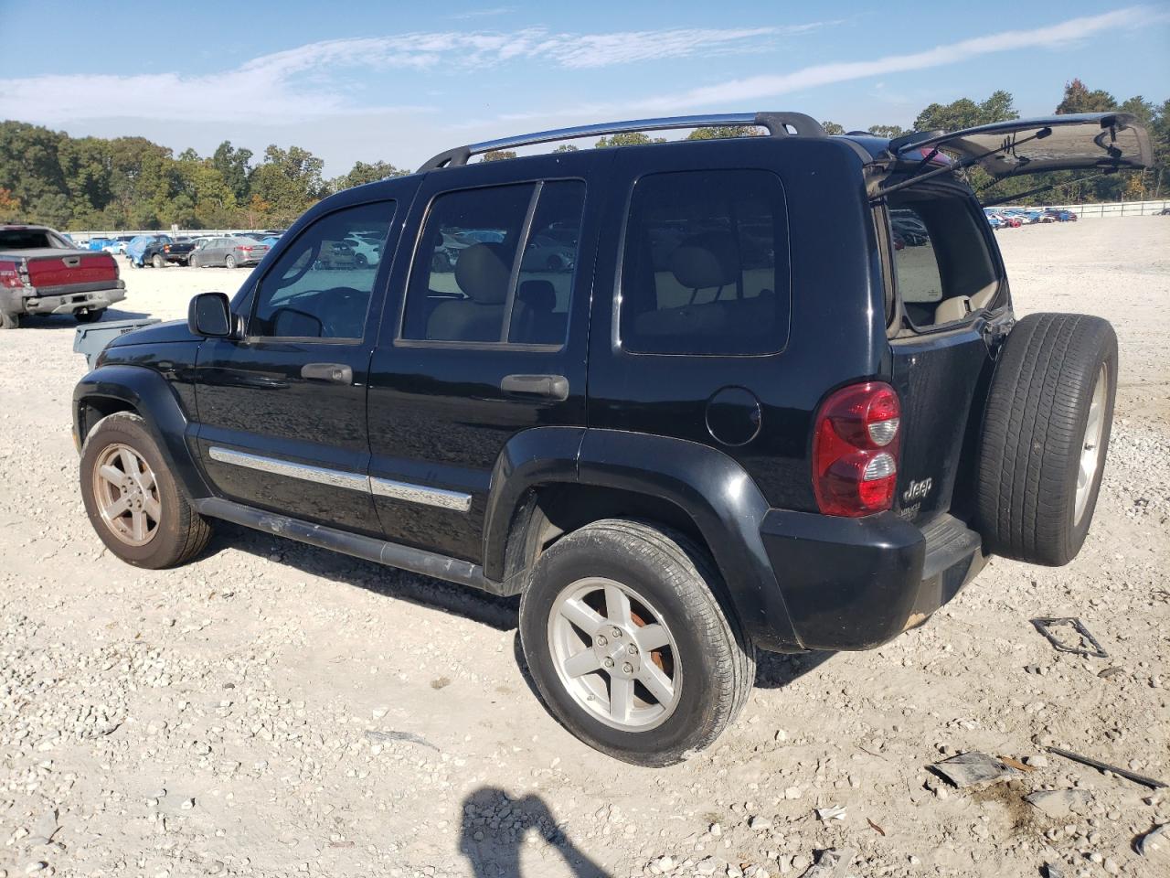 Image 2 of 2005 JEEP LIBERTY LIMITED 2005 with VIN 1J4GK58K65W577092
