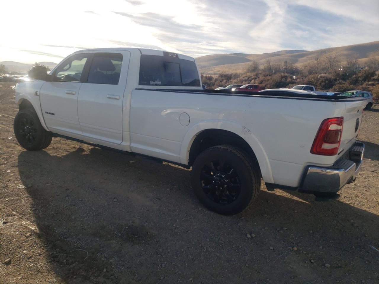 Изображение 2 2022 RAM 3500 LIMITED 2022 с VIN 3C63R3RL7NG420415