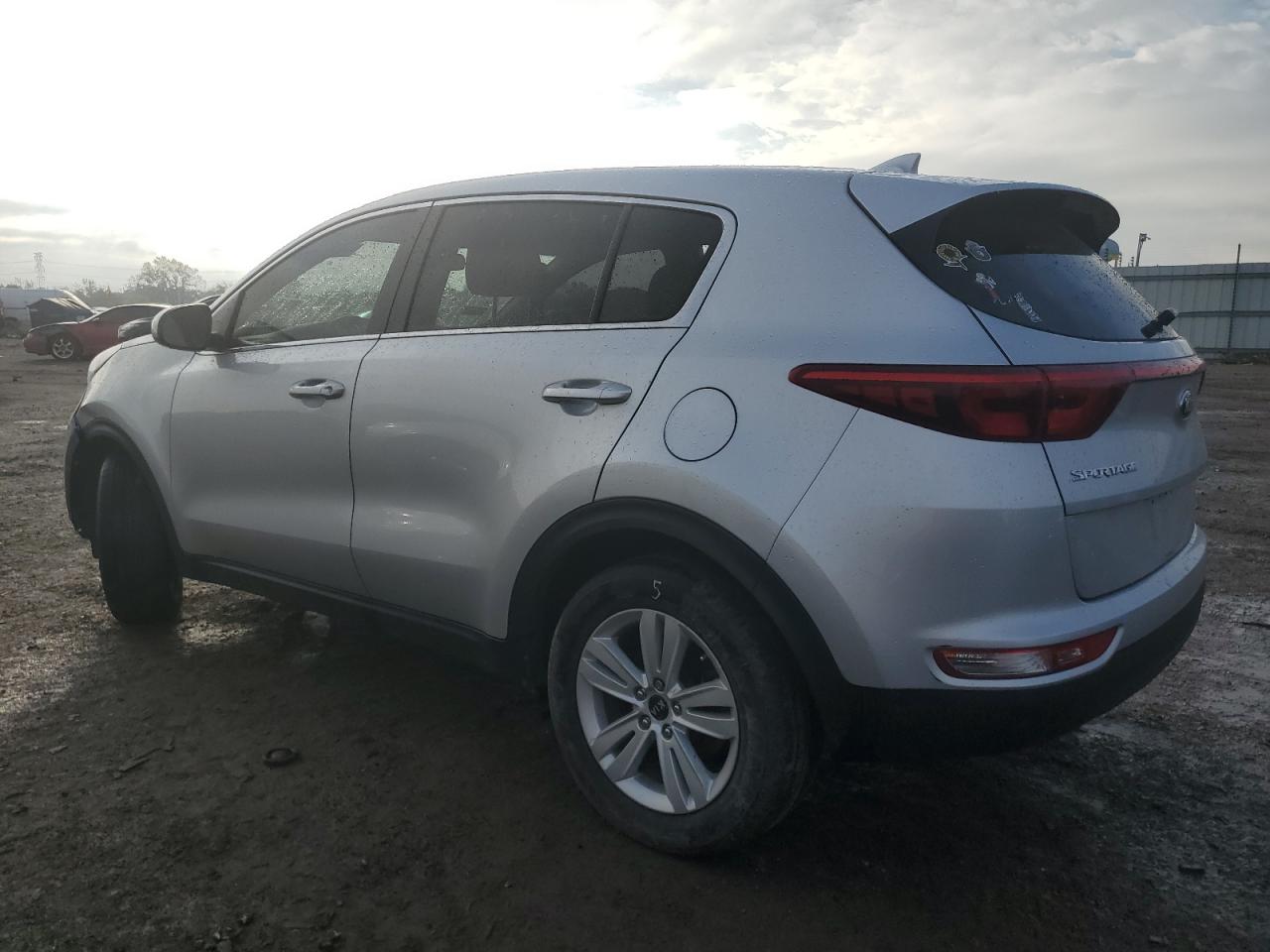 Image 2 of 2019 KIA SPORTAGE LX 2019 with VIN KNDPMCAC9K7594255