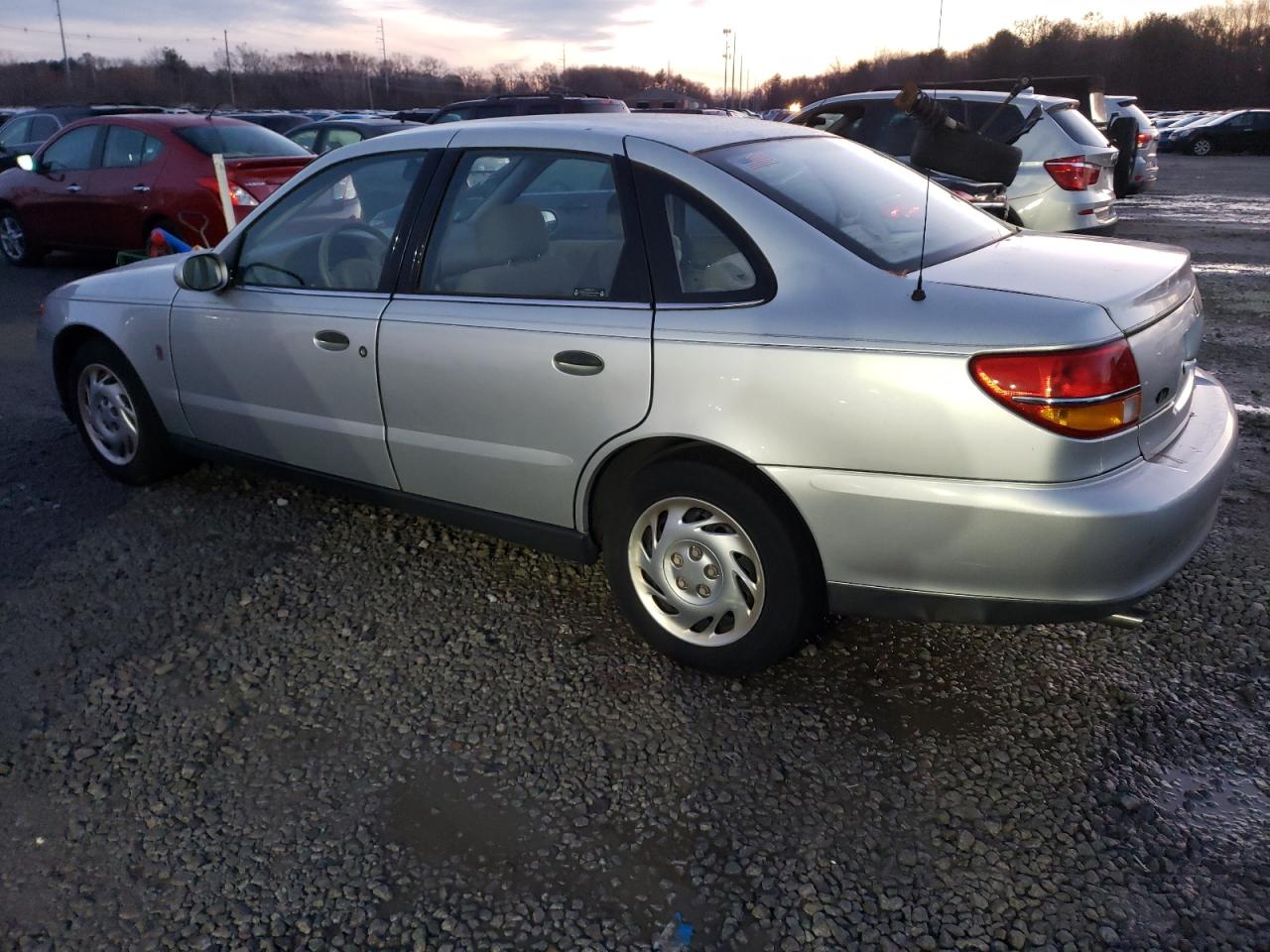 Изображение 2 2001 SATURN L100  2001 с VIN 1G8JS52FX1Y515243