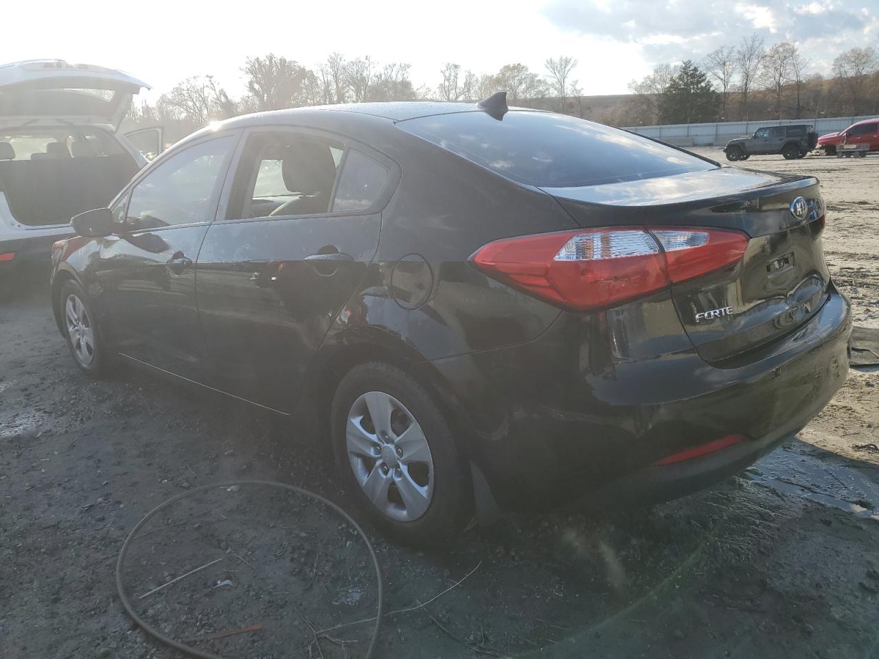 Изображение 2 2015 KIA FORTE LX 2015 с VIN KNAFX4A69F5393814