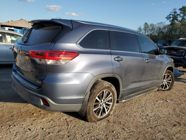 Image 3 of 2018 TOYOTA HIGHLANDER SE 2018 with VIN 5TDKZRFH2JS266828