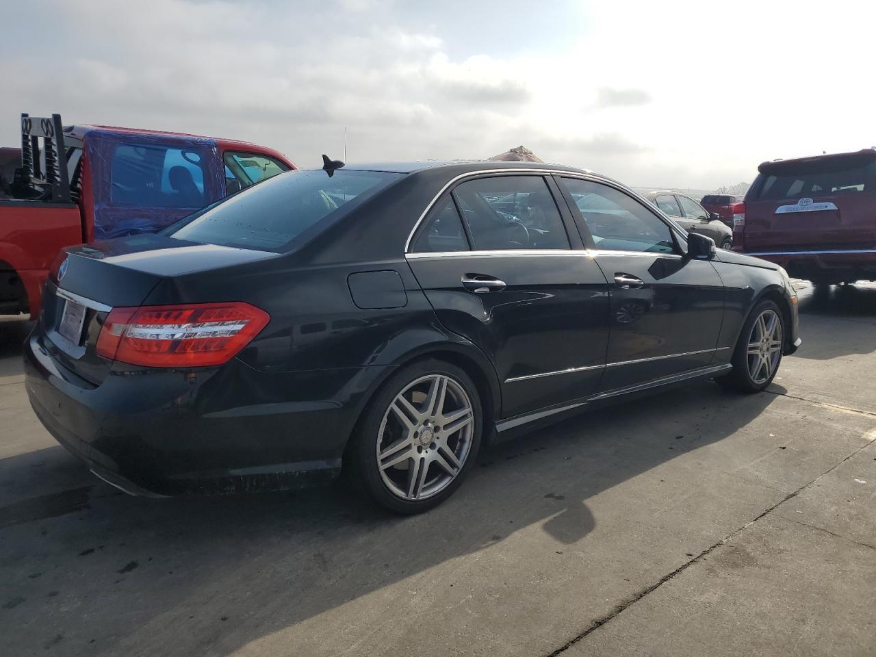Image 3 of 2010 MERCEDES-BENZ E 550 2010 with VIN WDDHF7CB2AA174449