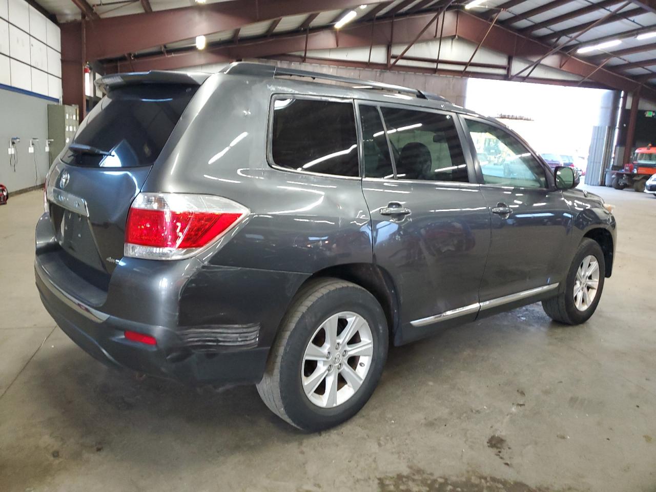 Изображение 3 2011 TOYOTA HIGHLANDER BASE 2011 с VIN 5TDBK3EH8BS052625