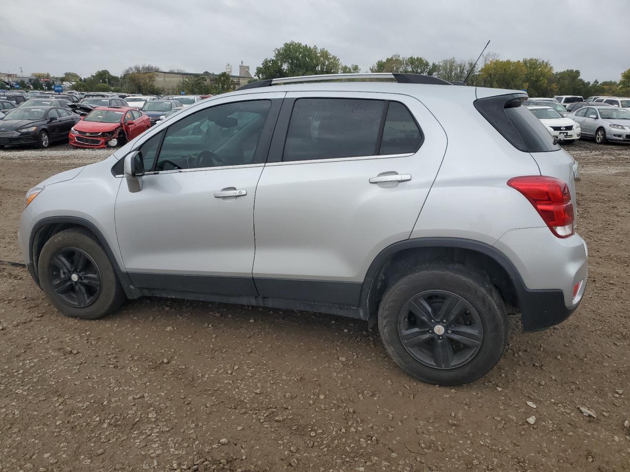 Image 2 of 2020 CHEVROLET TRAX 1LT 2020 with VIN KL7CJLSB4LB320728