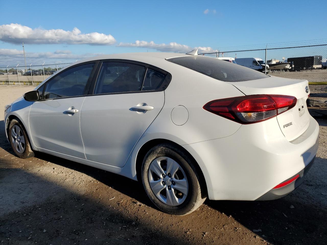 Image 2 of 2017 KIA FORTE LX 2017 with VIN 3KPFK4A7XHE125887