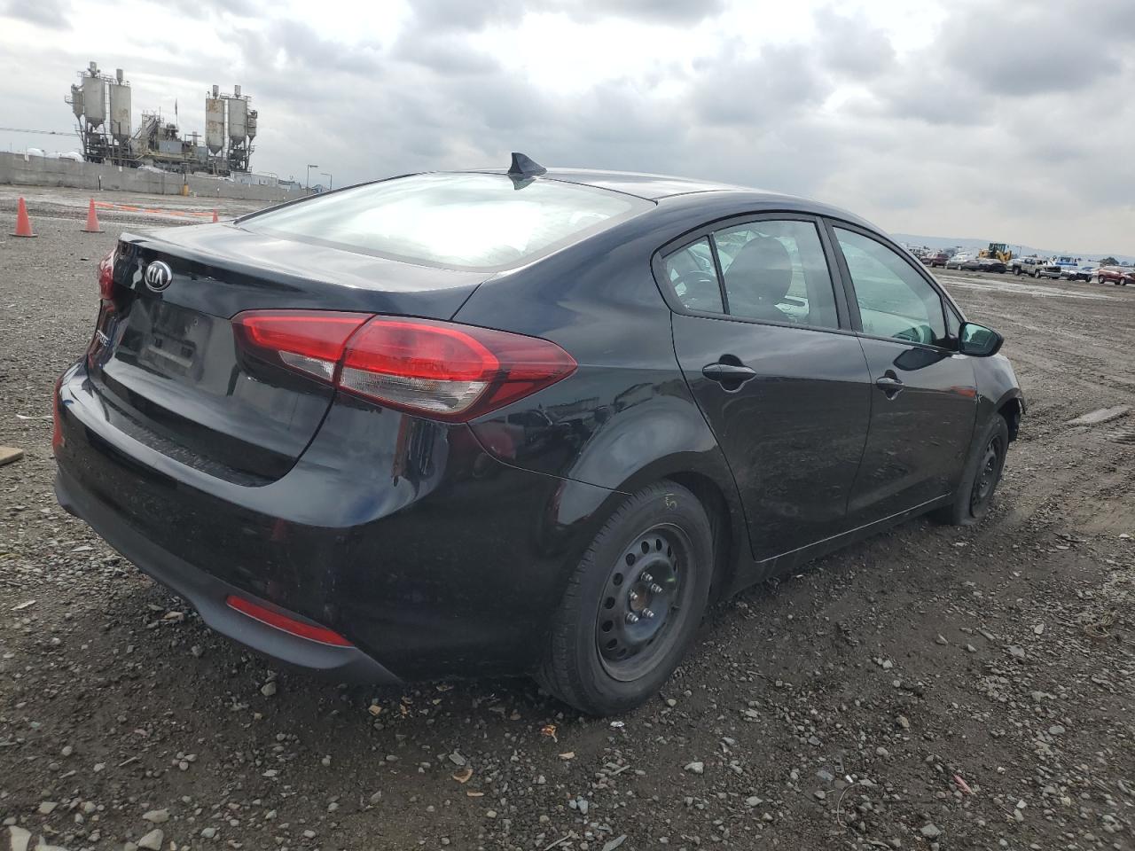 Image 3 of 2017 KIA FORTE LX 2017 with VIN 3KPFK4A78HE058450