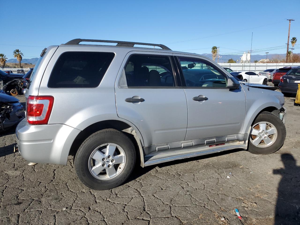 Image 3 of 2009 FORD ESCAPE XLT 2009 with VIN 1FMCU03G29KA38031
