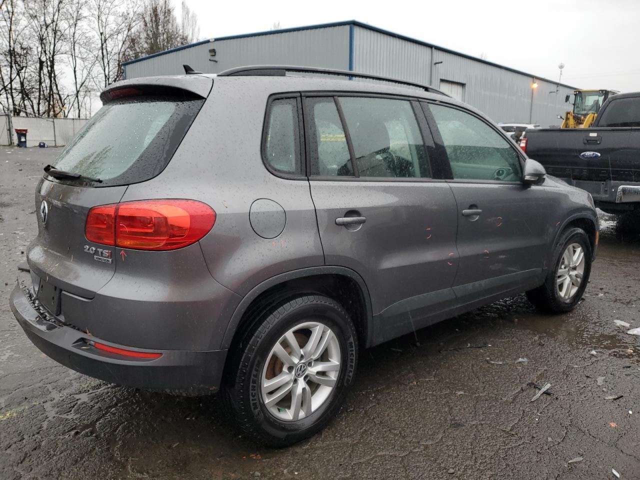 Image 3 of 2015 VOLKSWAGEN TIGUAN S 2015 with VIN WVGBV7AX9FW557604