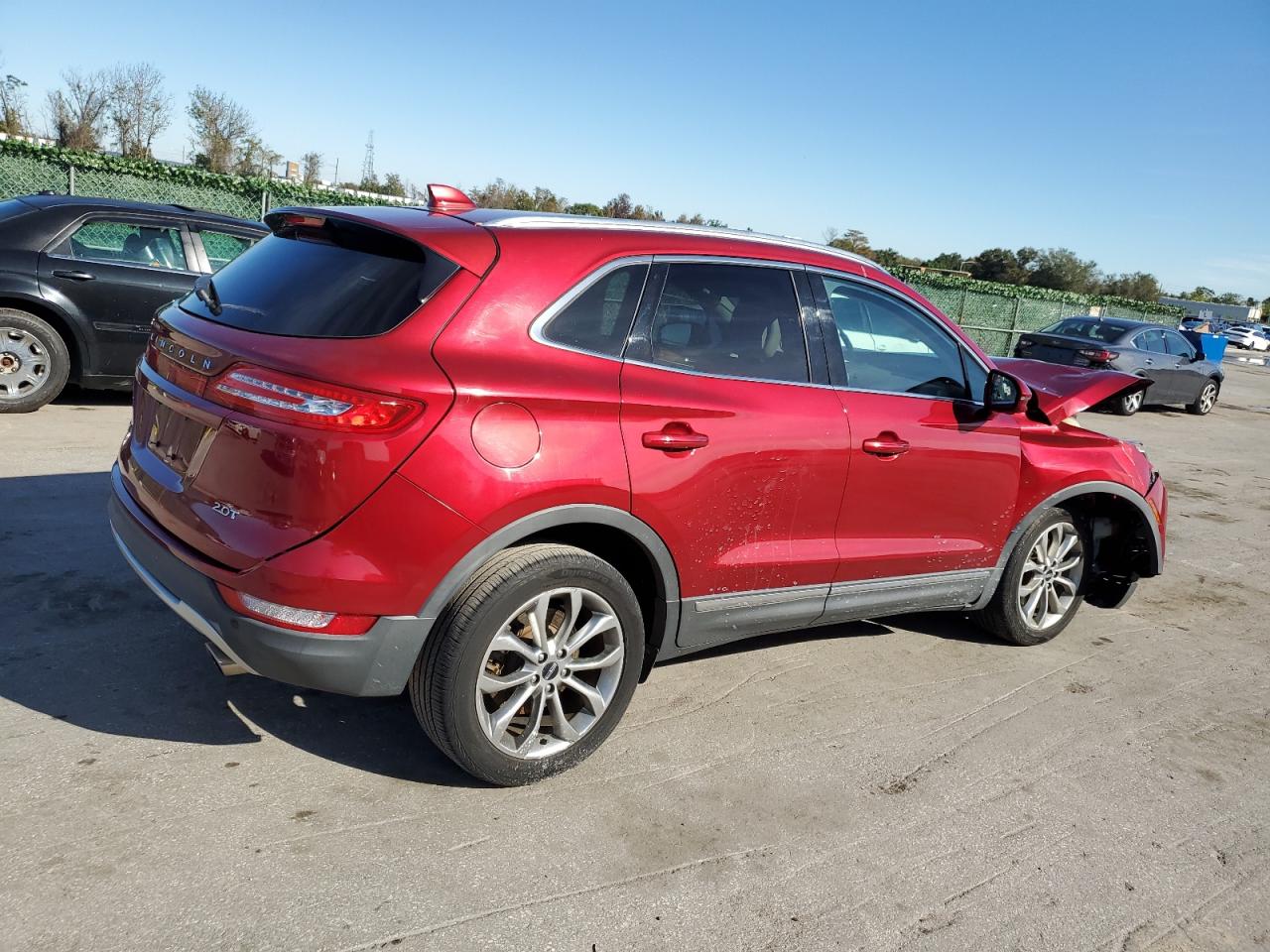 Obraz 3 z 2017 LINCOLN MKC SELECT 2017 z VIN 5LMCJ2C95HUL49619