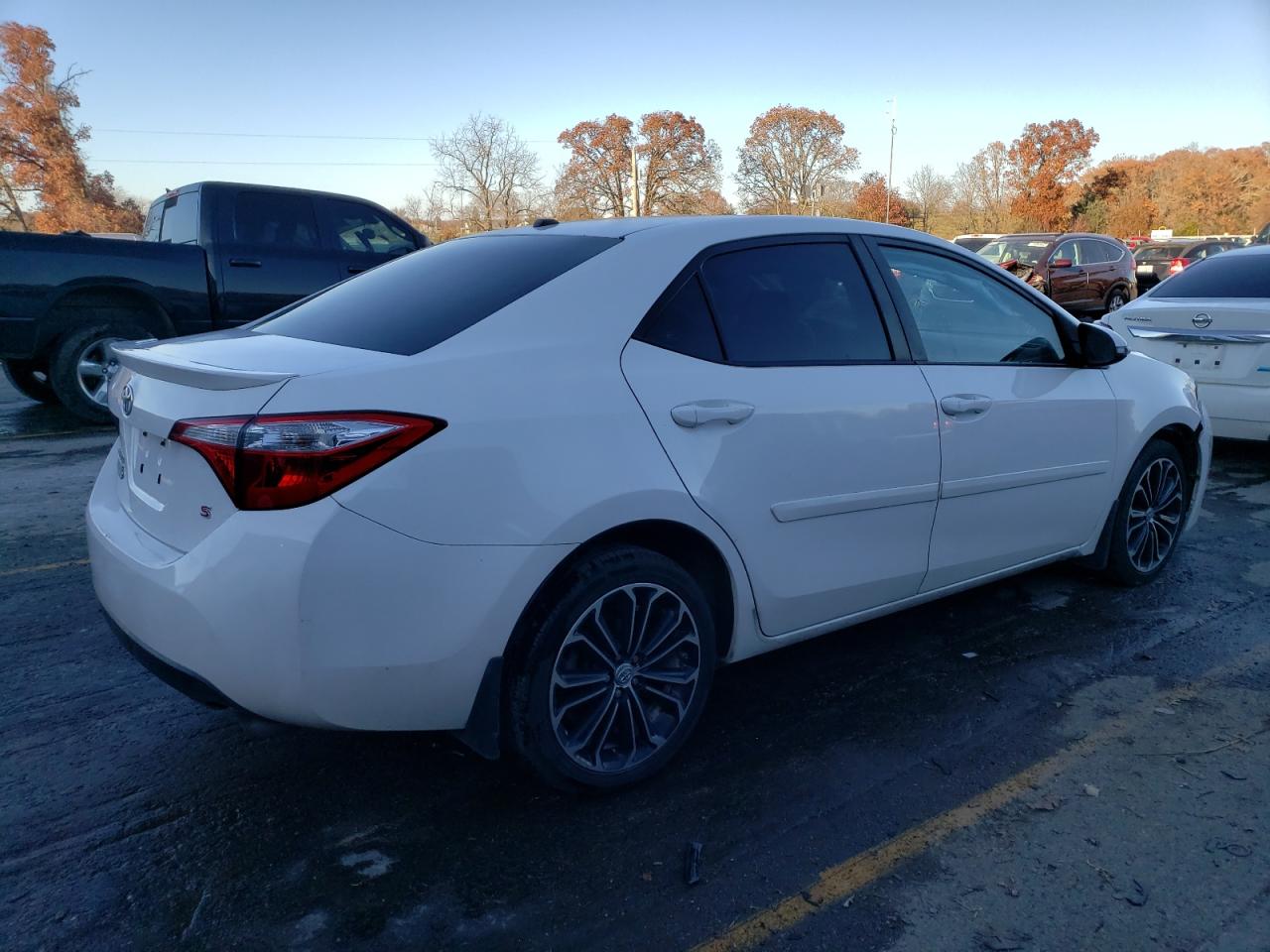 Изображение 3 2014 TOYOTA COROLLA L 2014 с VIN 5YFBURHE1EP031739