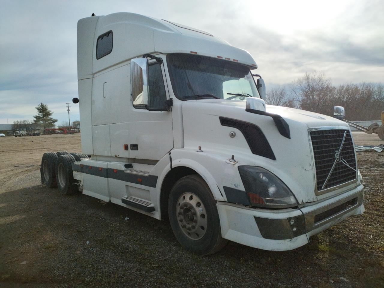 Obraz 1 z 2004 VOLVO VN VNL 2004 z VIN 4V4NC9GHX4N354165