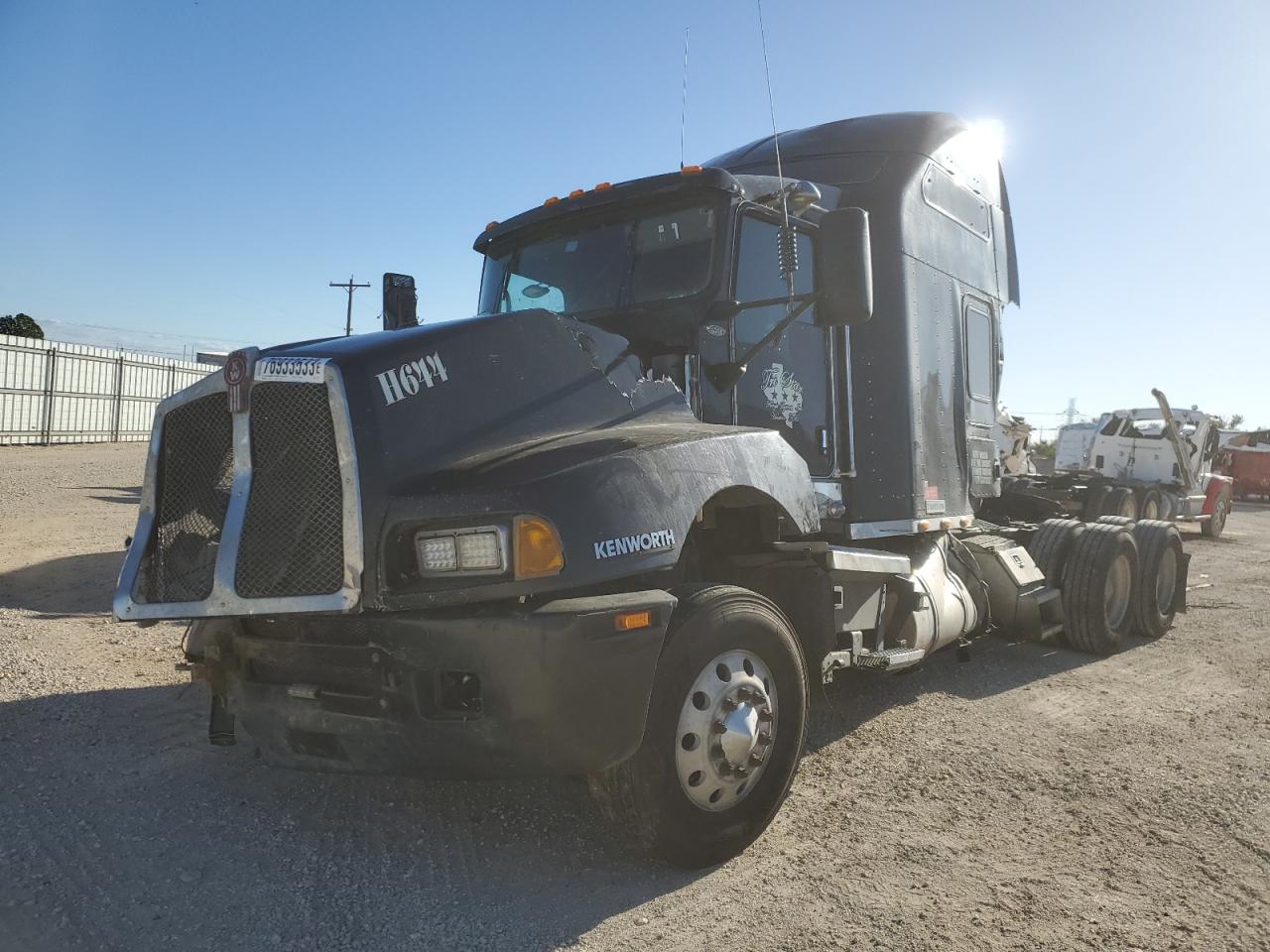 Obraz 2 z 2007 KENWORTH CONSTRUCTION T600 2007 z VIN 1XKADB9X87J174217