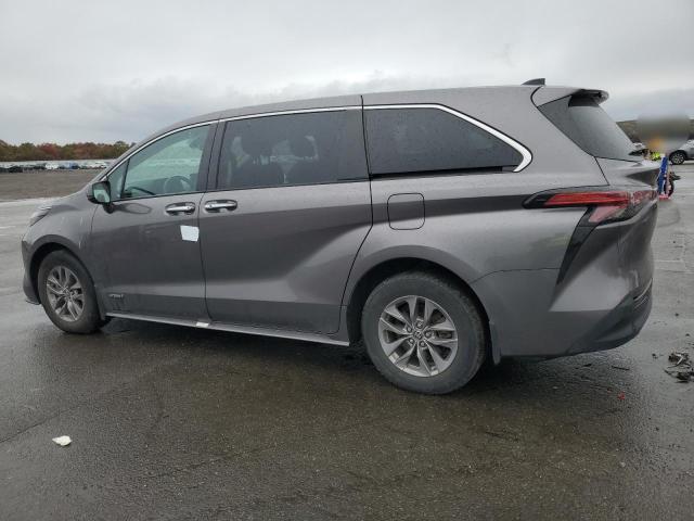 Image 2 of 2021 TOYOTA SIENNA XLE 2021 with VIN 5TDYRKEC0MS043652