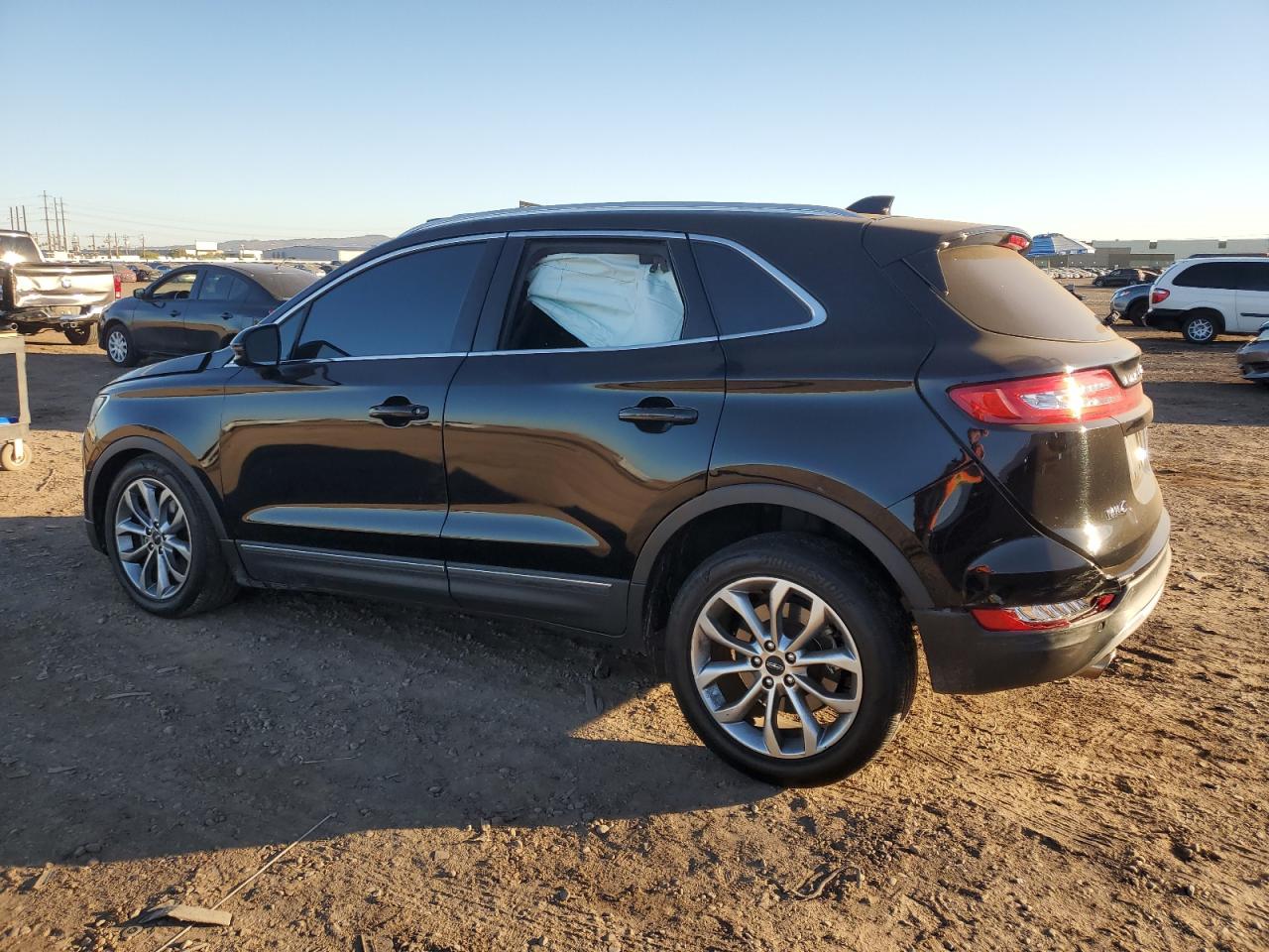 Obraz 2 z 2018 LINCOLN MKC SELECT 2018 z VIN 5LMCJ2C95JUL32759