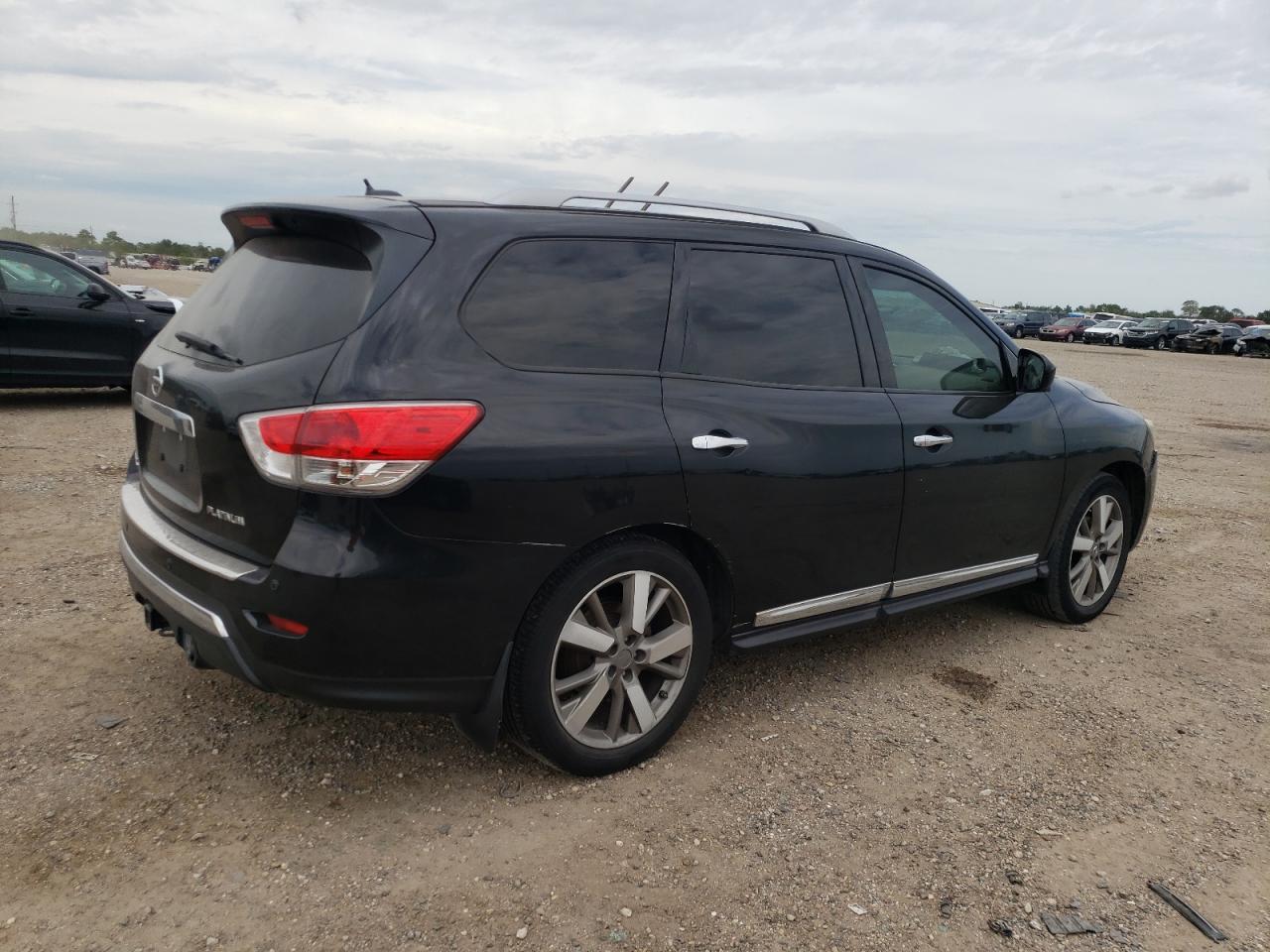 Image 3 of 2015 NISSAN PATHFINDER S 2015 with VIN 5N1AR2MN4FC605945