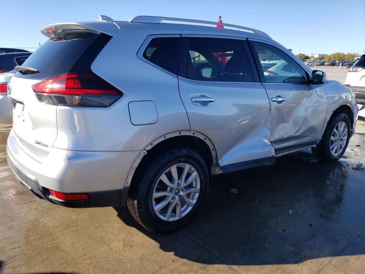 Image 3 of 2018 NISSAN ROGUE S 2018 with VIN KNMAT2MV7JP559714