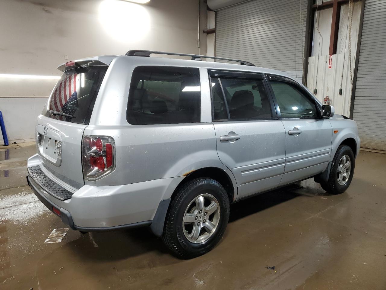 Image 3 of 2006 HONDA PILOT EX 2006 with VIN 5FNYF18686B003240