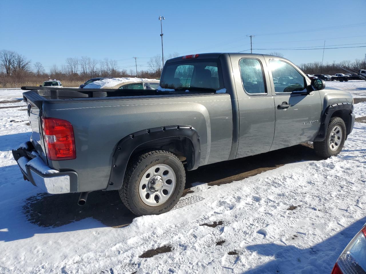 Image 3 of 2011 CHEVROLET SILVERADO C1500 2011 with VIN 1GCRCPEX6BZ106027
