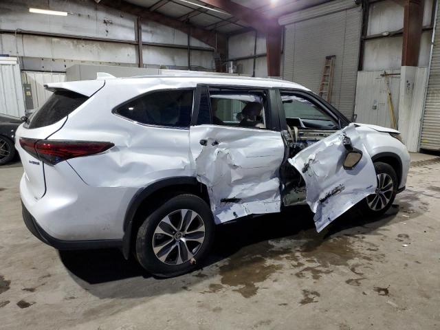 Obraz 3 z 2023 TOYOTA HIGHLANDER HYBRID XLE 2023 z VIN 5TDKBRCH3PS589271