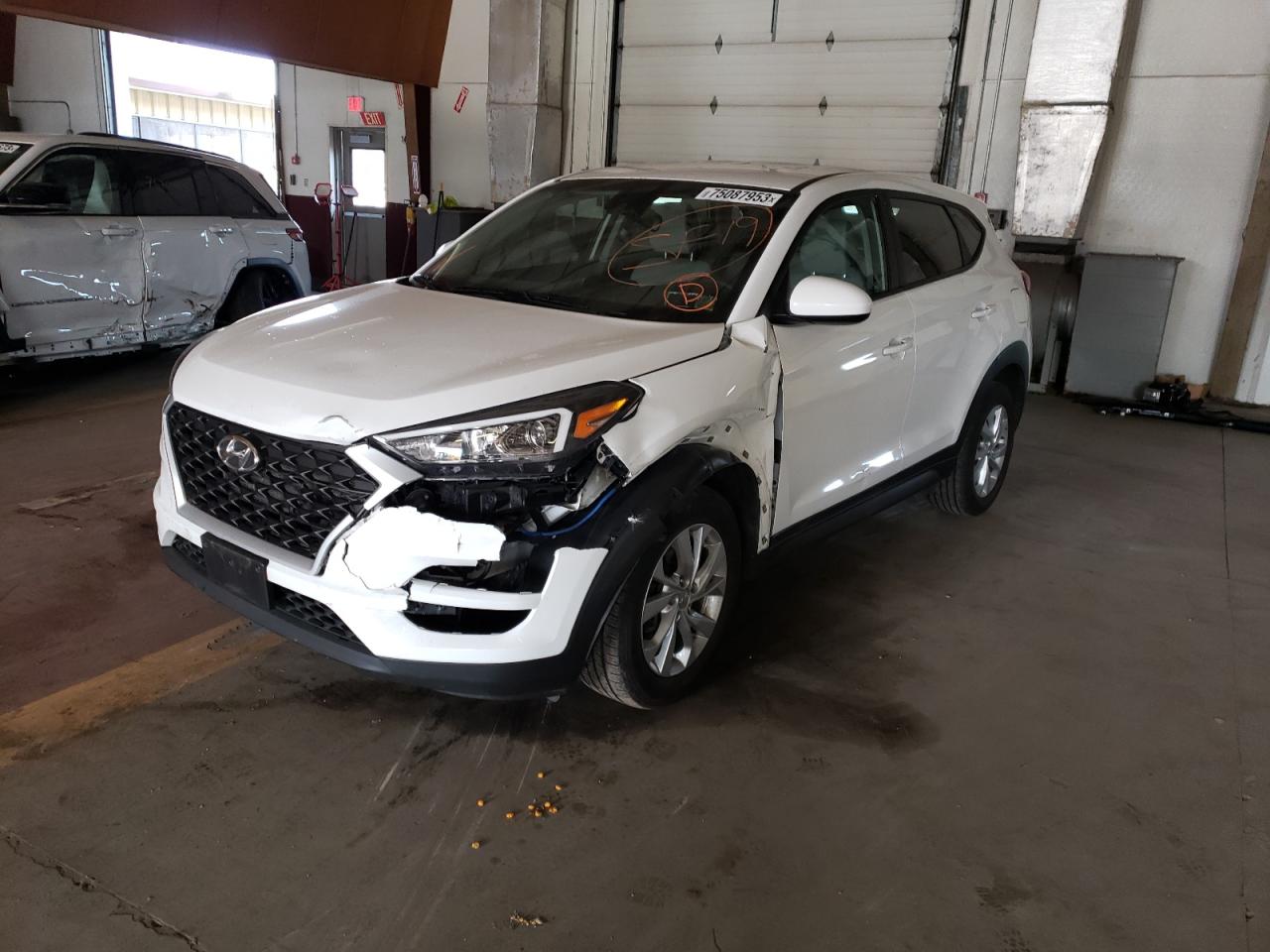 Изображение 1 2019 HYUNDAI TUCSON SE 2019 с VIN KM8J2CA44KU979997