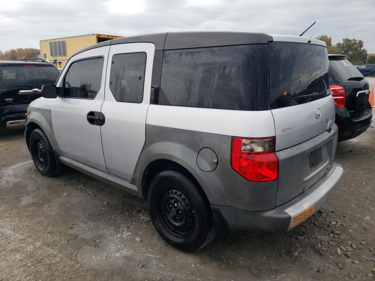 Image 2 of 2005 HONDA ELEMENT LX 2005 with VIN 5J6YH28395L026988