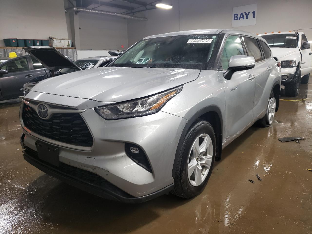 Image 1 of 2020 TOYOTA HIGHLANDER HYBRID LE 2020 with VIN 5TDBBRCH7LS513143