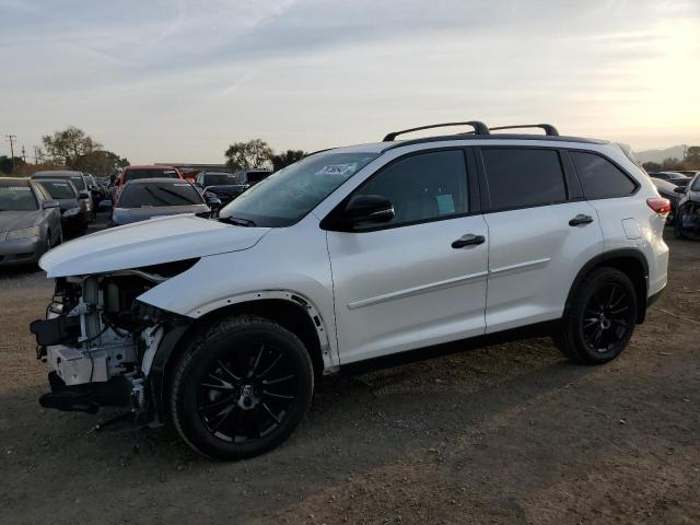 Obraz 1 z 2019 TOYOTA HIGHLANDER SE 2019 z VIN 5TDJZRFH4KS967268